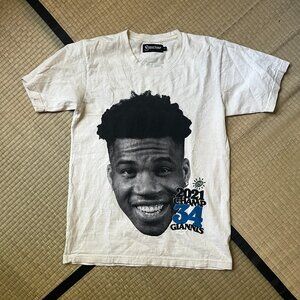 Franchise T-Shirt - Issue 06 cover star Giannis Antetokounmpo